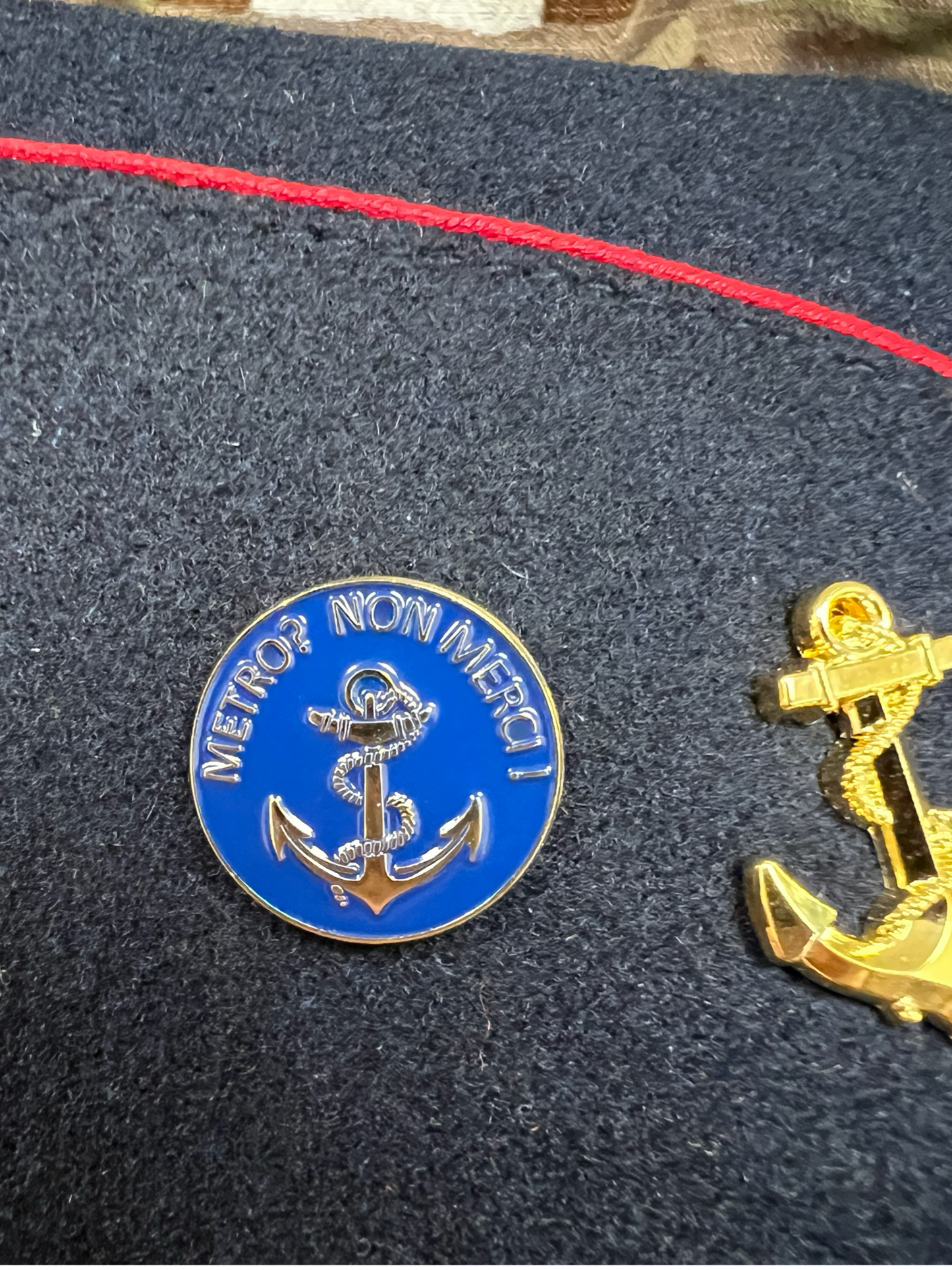 Pin’s – “Métro ? Non merci !”
